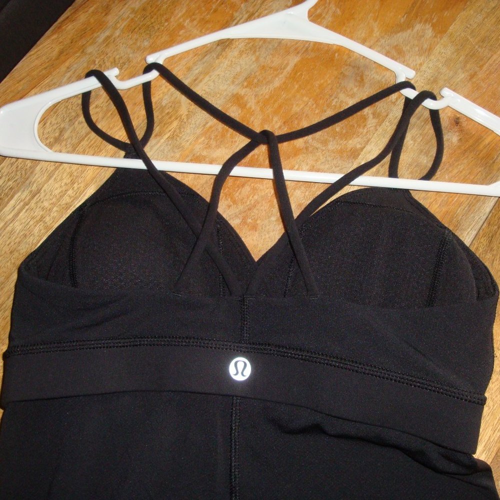 Lululemon Size 4 Black Tank